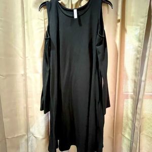 Women’s Long sleeve cold Shoulder Dress, size Large, Black